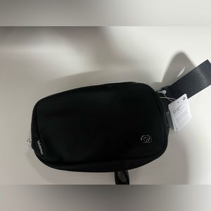 Lululemon black belt bag BRAND NEW